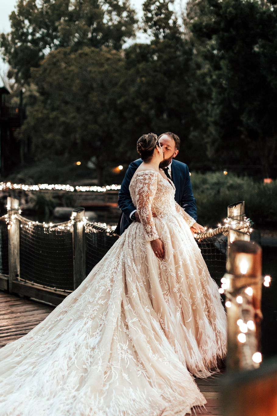 Bold Blue and Orange Wedding at San Diego Zoo Safari Park ⋆ Ruffled