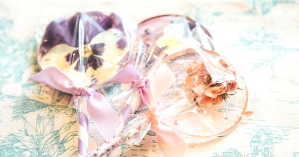 Sweet Treats - 14 Fabulous Edible Wedding Favor Ideas